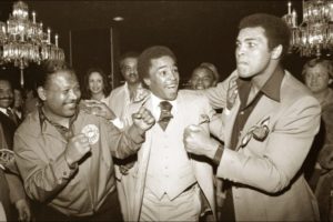 Sugar Ray Leonard with Sugar Ray Robinson and Muhummad Ali playfighting